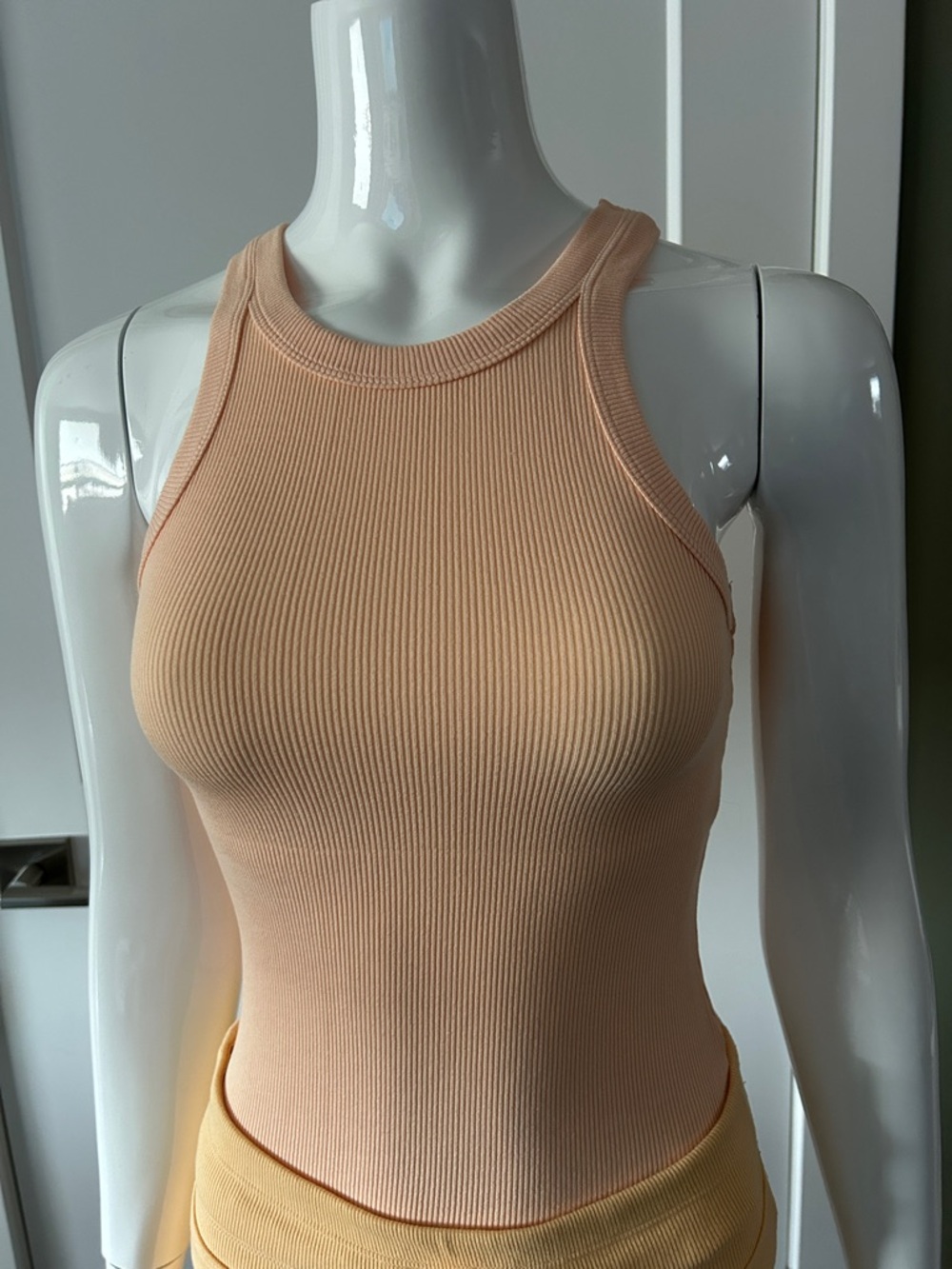 Peach Ribbed Tank Top S | Fitted Stretch Viscose | Capsule Wardrobe Basic - Picture 3 of 9